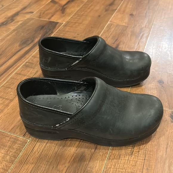 Dansko size 37 black oiled clog - Picture 5 of 7